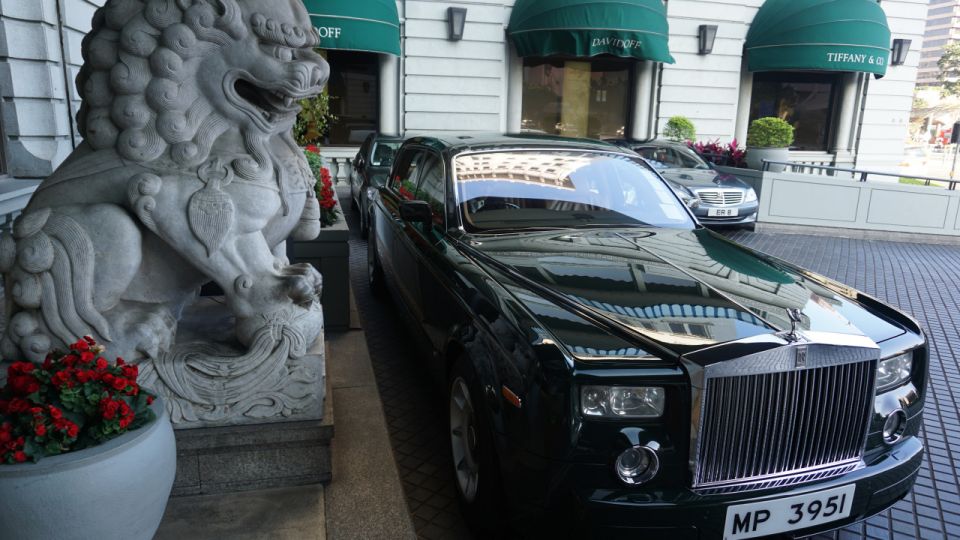 渣打銀聯雙幣白金信用卡 盡享轎車機場接送及禮賓服務