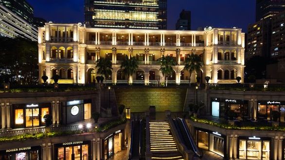 於海利公館內的餐廳消費滿HKD300 每HKD2即可賺取1「亞洲萬里通」里數